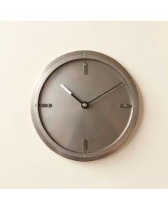 Tante Wall Clock (synthetic illustration; no displayed measurements)