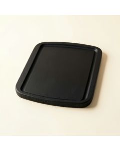 Wren Bridge Cutting Board - Black (synthetic illustration; no displayed measurements)