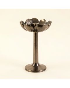 Berens Floor Flower Stand (synthetic illustration; no displayed measurements)