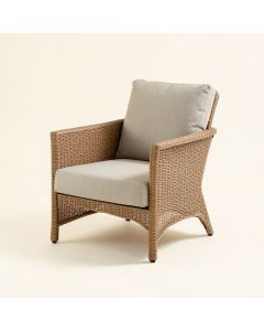 Piuma Chair (synthetic illustration; no displayed measurements)