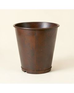 Christine Iron Statue Planter (synthetic illustration; no displayed measurements)