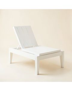 Aspen Bluff Outdoor Lounge Chair - White (synthetic illustration; no displayed measurements)