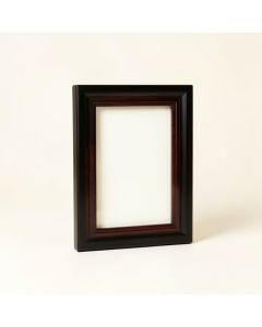 Willams Picture Frame (synthetic illustration; no displayed measurements)