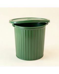 Clay Bluff Closed Garden Compost Bin - Green (synthetic illustration; no displayed measurements)