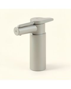 Made To Match Gourmetier Single Handle Pull-Out Kitchen Faucet Sprayer (synthetic illustration; no displayed measurements)